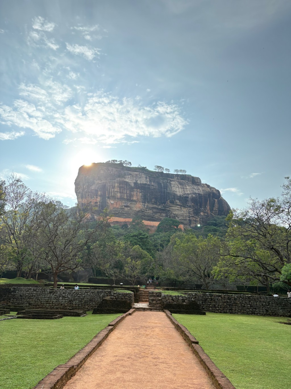 Sri Lanka is trending as one of Southeast Asia’s top destinations—right after Thailand and Indonesia. But unlike its neighbors, this island offers a rare blend of coastal beauty, mountainous serenity, colonial architecture, and ancient heritage